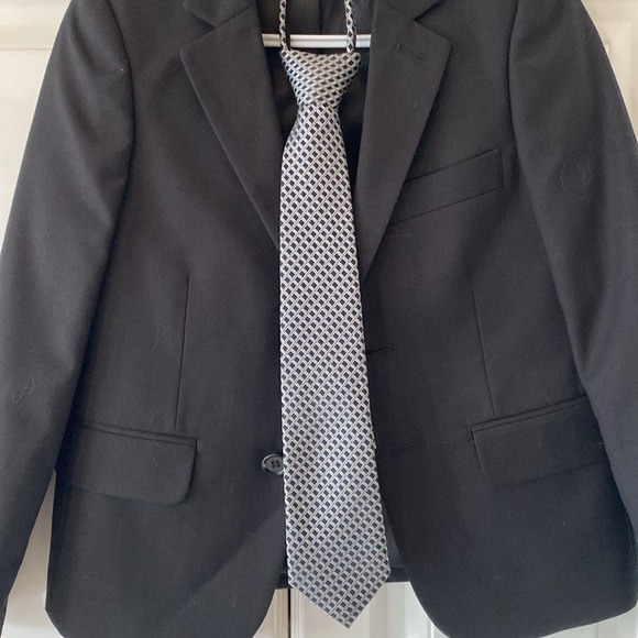 Newberry Boy’s Suit Jacket / Blazer Black with Tie included - Picture 14 of 16